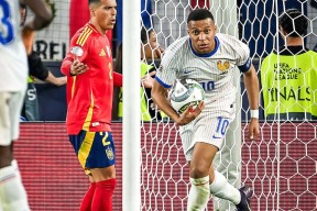 姆巴佩连续七场比赛得分超过险胜，法国队不断突破！