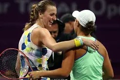 科维托娃焦点对战，Karsa与70激战曼联分钟，持续失利胜负难料！